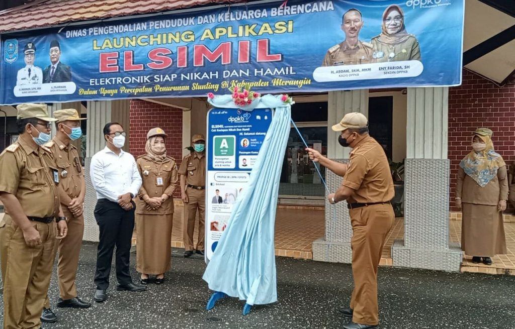 Foto: Bupati Merangin Mashuri melalui Asisten III Setda Merangin M Zubir, melaunching aplikasi Elektronik Siap Nikah dan Hamil (ELSIMIL). (Dok. Istimewa)