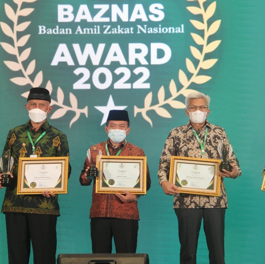 Gubernur Jambi Al Haris Terima Baznas Award