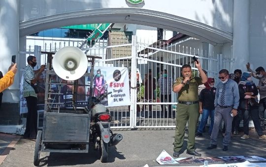 Aksi di Kejati Jambi, Advokat dan LSM Kutuk Keras Penangkapan Tengku Ardiansyah 