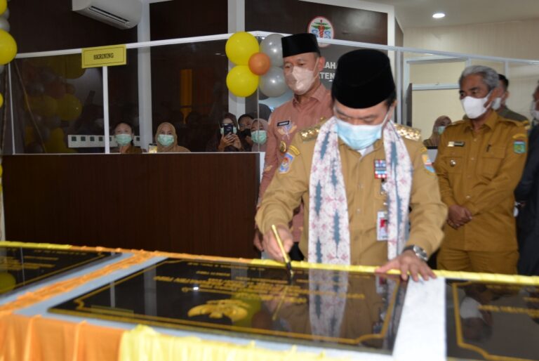 Foto: Gubernur Jambi, Al Haris saat Peresmian Poliklinik RSUD Sulthan Thaha Saifuddin Kabupaten Tebo. (Dok. Novriansah/Kominfo)