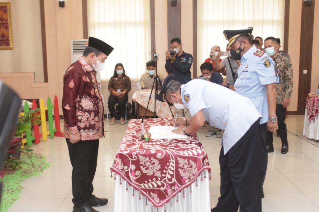 Foto: Gubernur Jambi, Al Haris, pada acara Serah Terima Jabatan Kepala Kanwil Kemenkumham Jambi. (Dok. Harun/Kominfo)