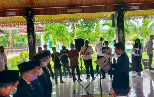 Lagi…!!!MFA Lantik JPT Pratama dan Pegawai Dilingkup Pemkab Batang Hari