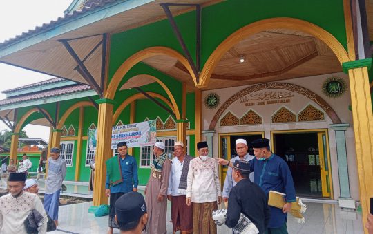 Wabup Bakhtiar Laksanakan Shalat ID 1443H di Masjid Jami’ Rahmatullah Mersam