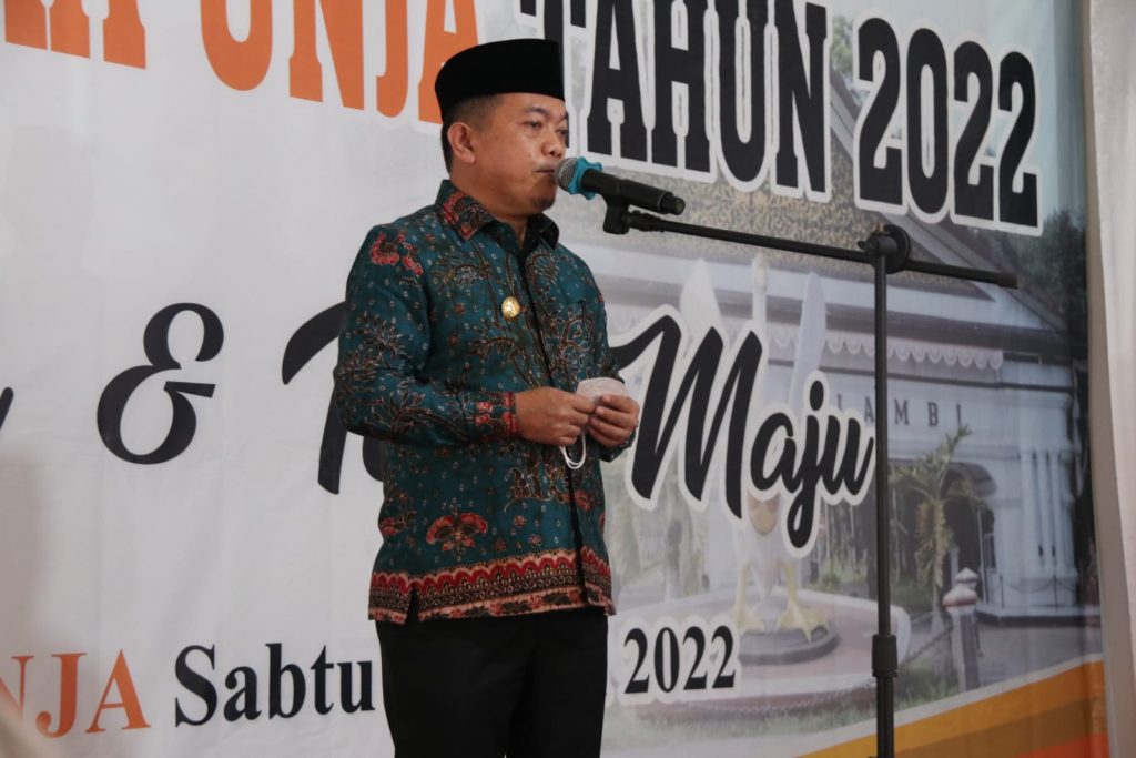 Gubernur Jambi, Al Haris saat menghadiri Silahturahmi IKA Unja Tahun 2022. (Foto: Agus Suprianto)