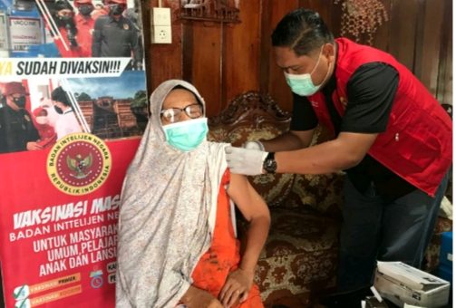 Antusiasme Warga Sambut Vaksinasi Covid-19 di Kabupaten Batang Hari