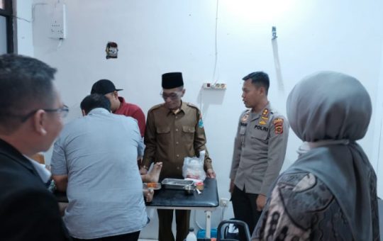 Wabup Batanghari Tinjau Langsung Pelaksanaan Sunatan Massal HUT IWO Ke-10 Tahun