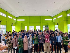 Fhoto bersam peserta Seminar dan Dosen tetap