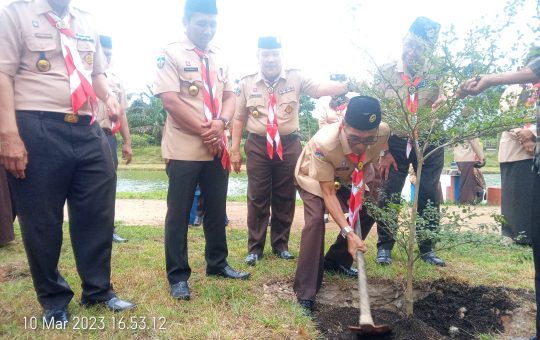 Penghijauan di PRR Muara Tembesi, Bakhtiar: Untuk Membangun Tidak Cukup dengan ilmu Pengetahun Saja
