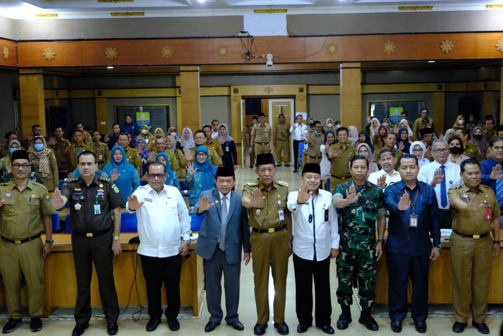 Gubernur Jambi, Al Haris, pada Rapat Kerja dan Pengukuhan Tim Percepatan Penurunan Stunting (TPPS) Provinsi Jambi, serta pengukuhan ketua TPPS Provinsi Jambi. (Foto: Sopbirin)