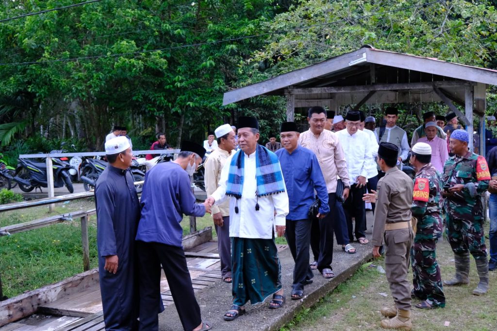 Wakil Gubernur Jambi, Abdullah Sani, Safari Ramadhan ke Masjid Nurussaadah Desa Tanjung Pasir, Kecamatan Kuala Betara, Kabupaten Tanjung Jabung Barat. (Foto: Sopbirin/Harun)