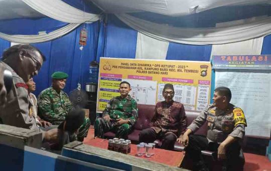 Saling Pantau Pemudik, Wabup Batang Hari Tinjau Pospam 2023 di SPBU Tembesi