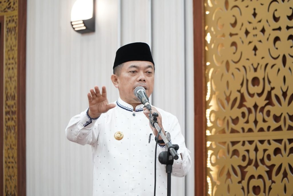 Gubernur Jambi, Dr. H. Al Haris, S.Sos, MH., saat menghadiri Silaturrahmi Akbar dan Halal BI Halal APDESI, PABPDSI, Asosiasi Badan Permusyawaratan Desa Nasional dan PPDI se-Provinsi Jambi Tahun 2023 bersama Pemerintah Provinsi Jambi. (Foto: Harun)