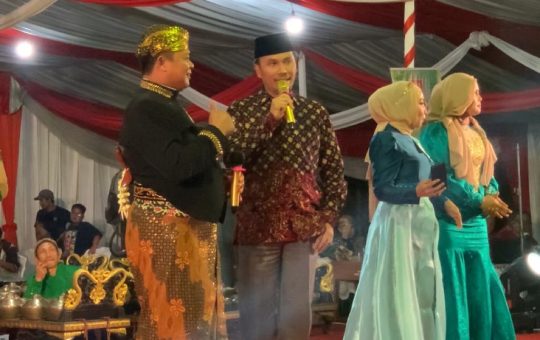Dukung Pelestarian Kebudayaan Tradisional, Edi Purwanto Hadiri Pagelaran Wayang Kulit di Makorem 042 Gapu