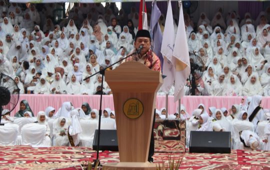 Gubernur Al Haris Hadiahkan 5 Umroh Gratis Untuk Guru dan Siswa Sekolah Islam Terpadu Nurul ‘Ilmi