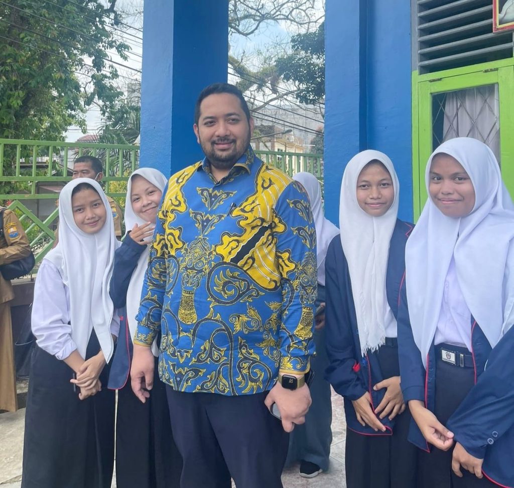 Wakil Ketua DPRD Provinsi Jambi, Pinto Jayanegara, pada Hari Pendidikan Nasional (Hardiknas) tahun 2024 yang jatuh pada tanggal 2 Mei. (Gambar: Humas DPRD Provinsi Jambi)