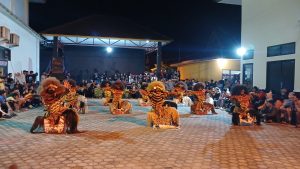 Topeng_ireng