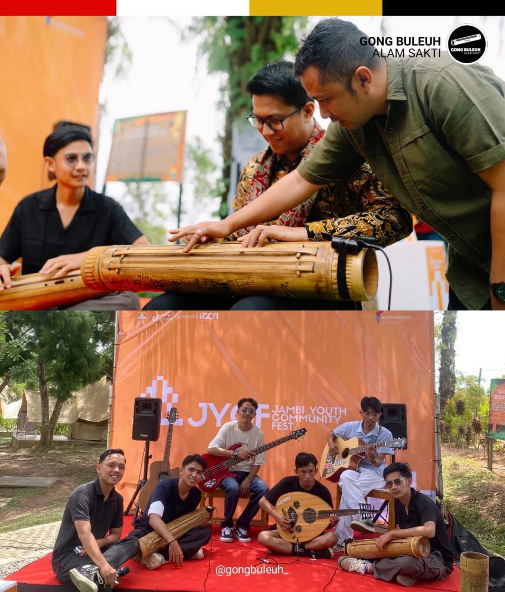 Asisten Deputi I Kemenpora RI, Muhammad Adsan saat memainkan Gong Buleuh bersama Komunitas Gong Buleuh Alam Sakti Kerinci. (Foto: Istimewa)