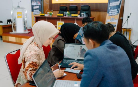 Pitching Business sebagai Strategi Penguatan Wirausaha Muda dalam Youthpreneur Spotlight Yang Diselenggarakan oleh Dispora Provinsi  Jambi