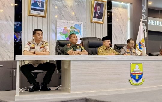 Al Haris Lapor ke Menteri Kehutanan dan Kepala BNPB: Langkah Strategis Penanganan Karhutla