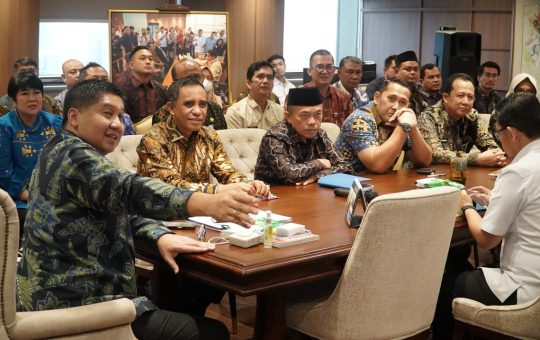 Temui Menteri PKP, Gubernur Al Haris bersama Para Bupati/Wali Kota Perjuangkan Program Perumahan Rakyat