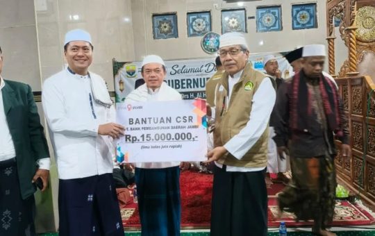 Gandeng Bank Jambi, Gubernur Al Haris Serahkan Bantuan CSR Rp15 Juta untuk Pembangunan Masjid Hidayatullah