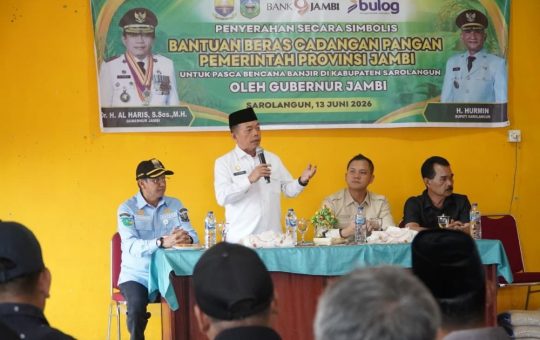 Ringankan Beban Korban Bencana, Gubernur Al Haris Salurkan 10.189 Ton Beras Cadangan