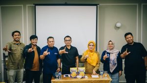 Kelompok TK-PPEG Sumber Rezeki bersama mitra IMPLI dan pemangku kepentingan di Muaro Jambi. (Foto: Istimewa)